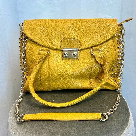 Yellow studded snakeskin-textured faux leather handbag gold-tone chain straps - Picture 1 of 14
